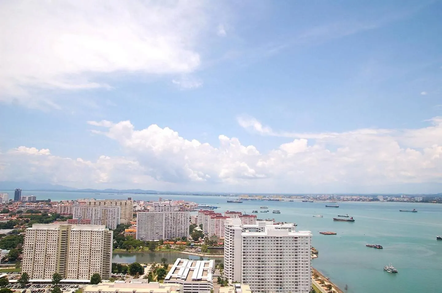 Apartment Maritime Suites George Town