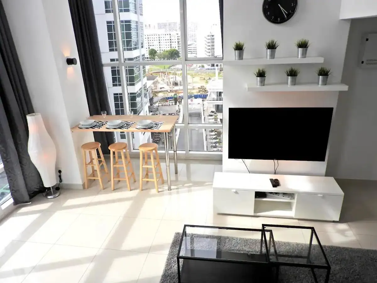 Apartment Maritime Suites George Town